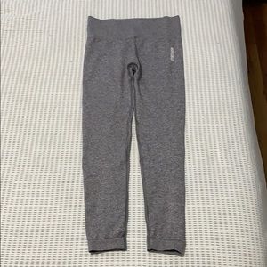 Gym shark leggings